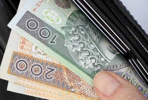 Ile kosztuje utrzymanie basenu rocznie? Prąd, chemia, serwis